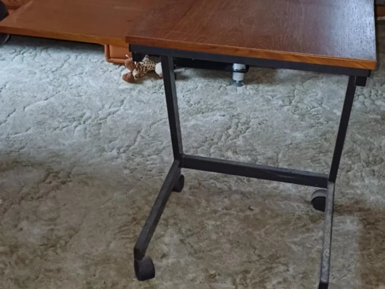 Billede 2 - Rullebord i Teak