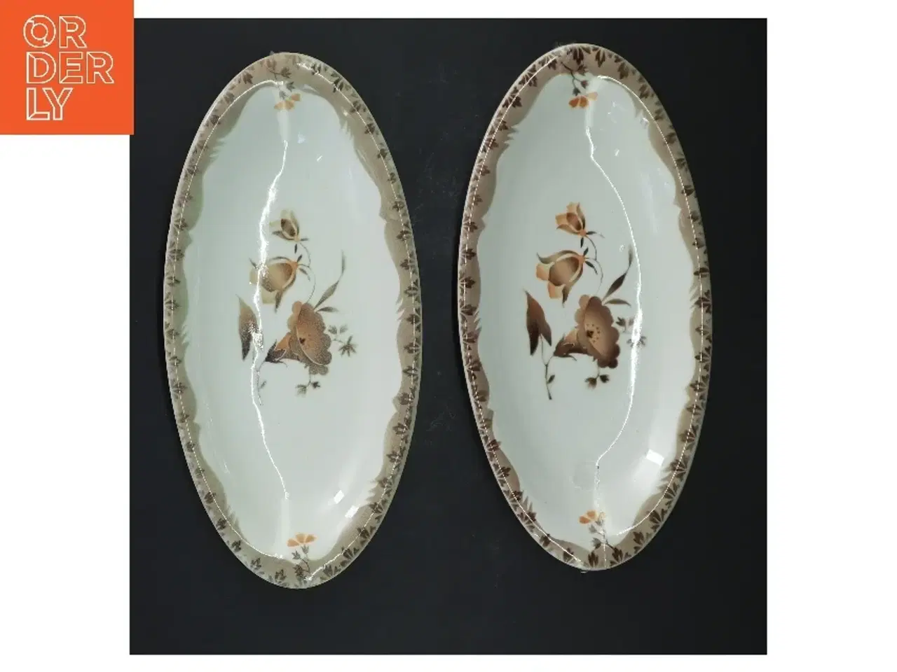 Billede 2 - Snerle Fajance fade med blomsterdesign (str. 23x12 cm) fra aluminia
