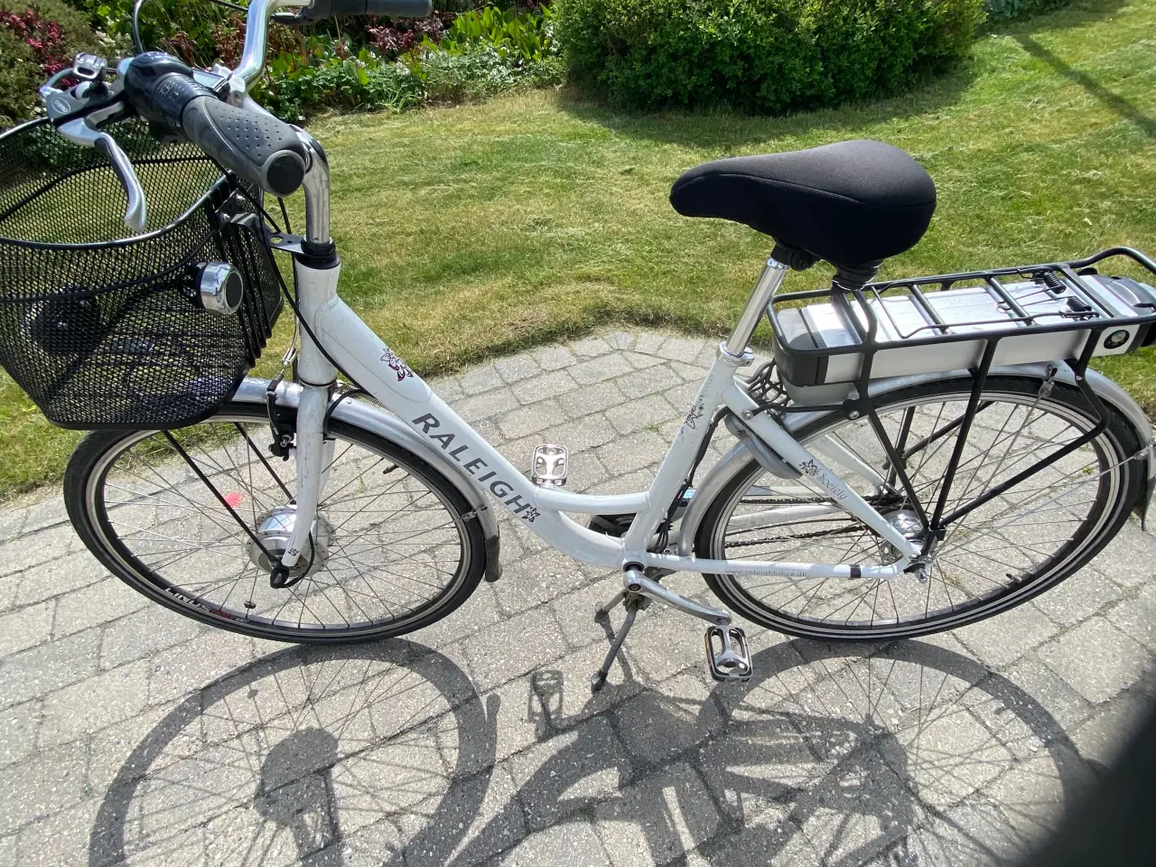 Billede 2 - El-cykel dame “ Raleigh” i hvid