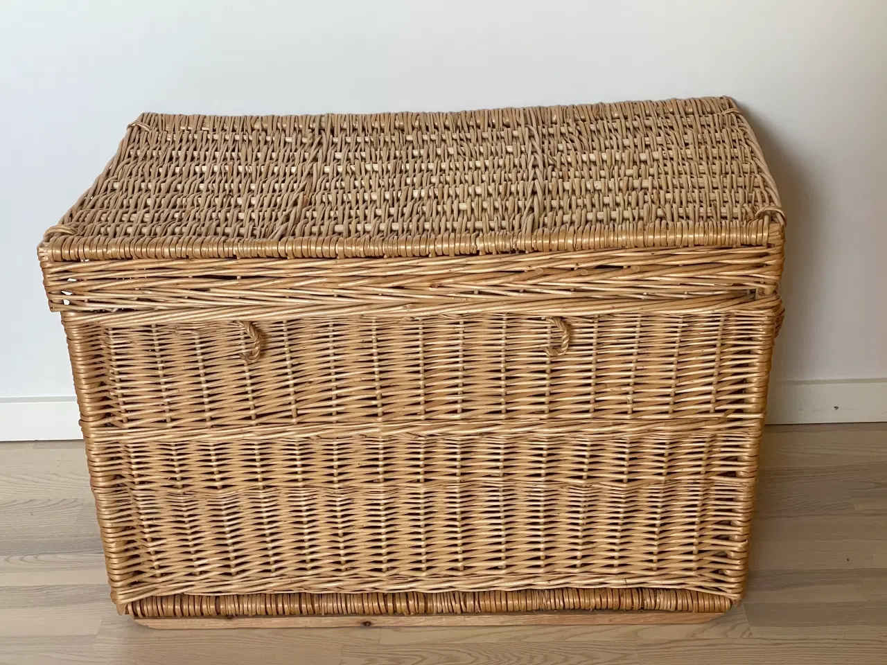 Billede 1 - Stor fletkurv med låg