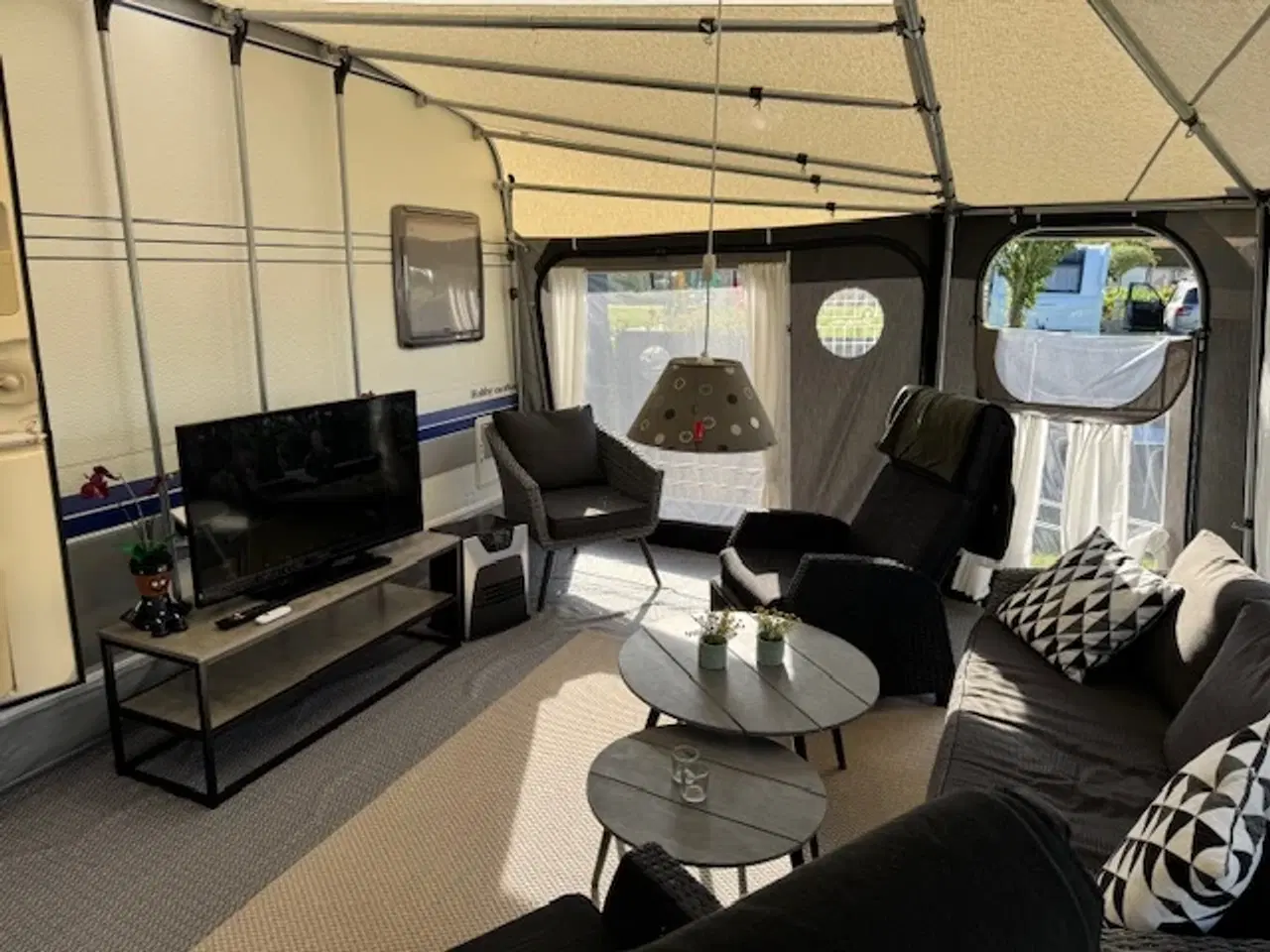 Billede 12 - Campingvogn med nyt fortelt