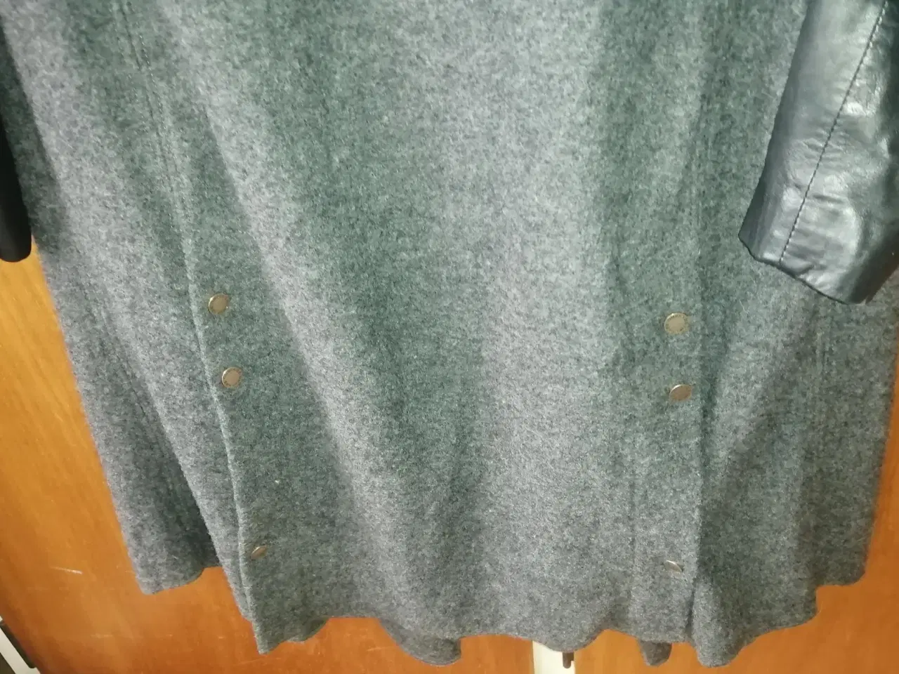 Billede 4 - ONSTAGE ULD CARDIGAN MED LAMMESKINDS ÆRMER