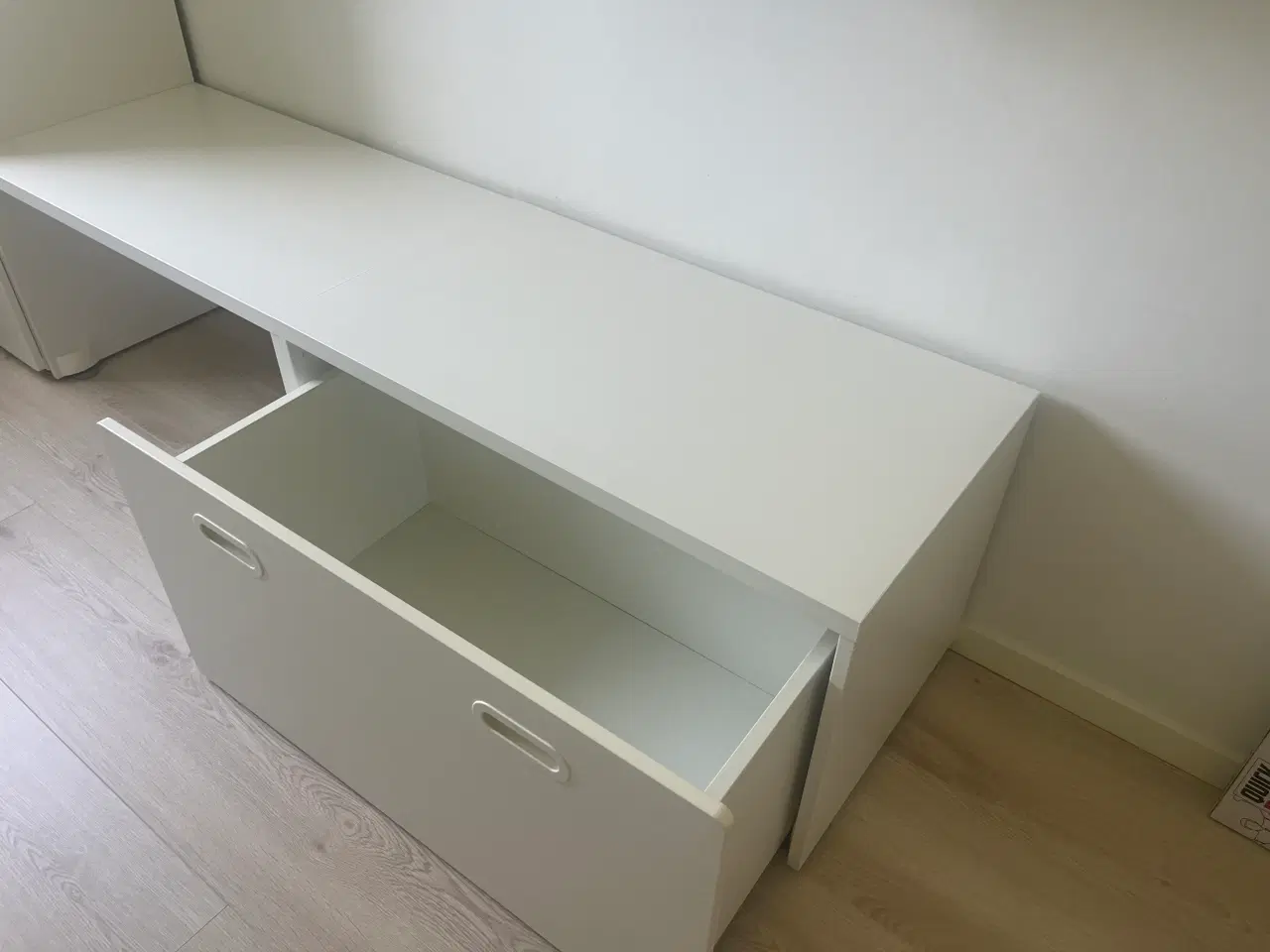 Billede 3 - Ikea skrivebord 