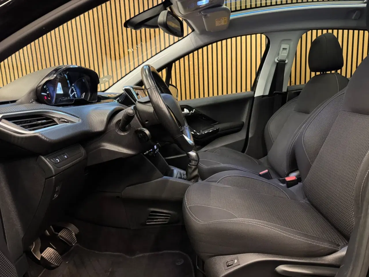 Billede 4 - Peugeot 208 1,2 VTi 82 Signature Sky