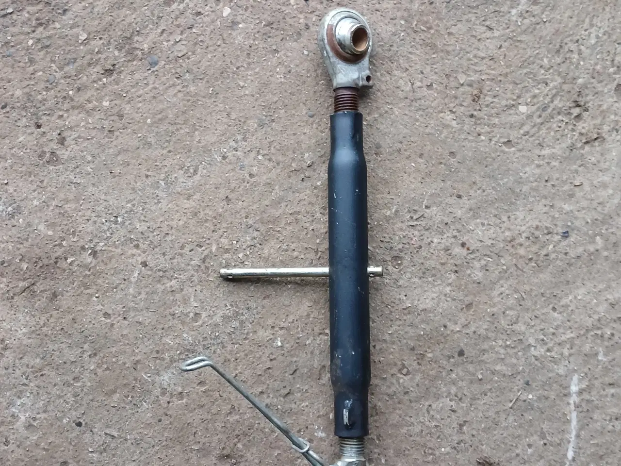 Billede 1 - Topstænger kat. 2/2