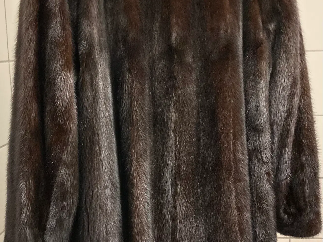 Billede 1 - Mink jakke og hue med minkkant