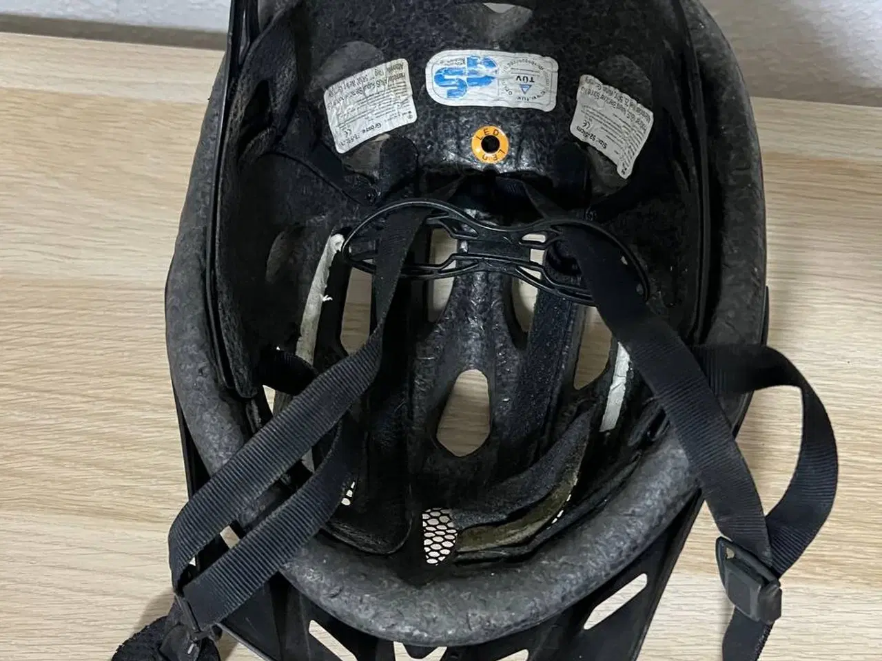 Billede 4 - ABUS cykelhjelm str. 52-58 cm – kun 50 kr!