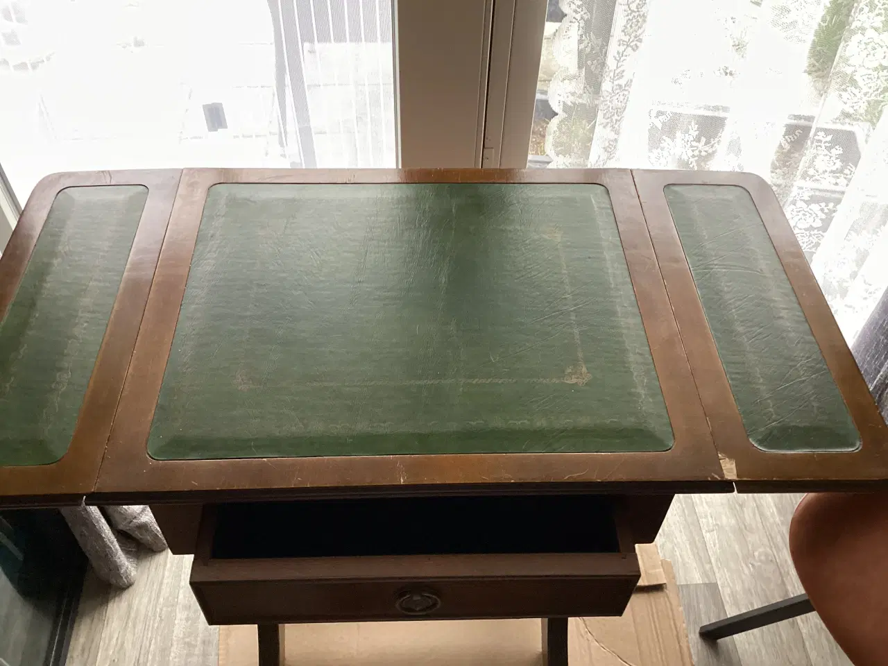 Billede 3 - Sybord/ sidebord meget gammel