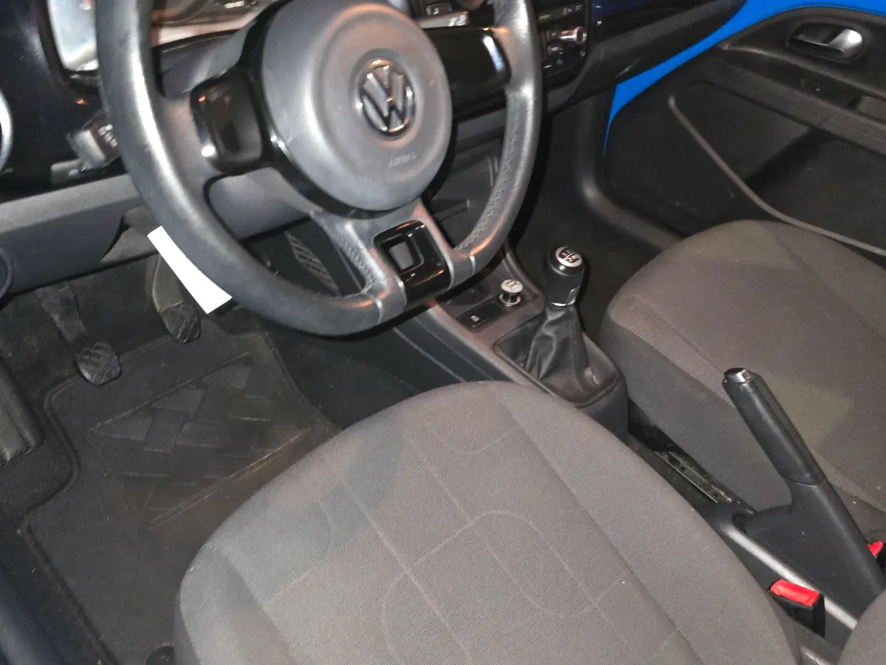 Billede 2 - flot velholdt blå wv up 2014 1,0 60 hk 5 dørs