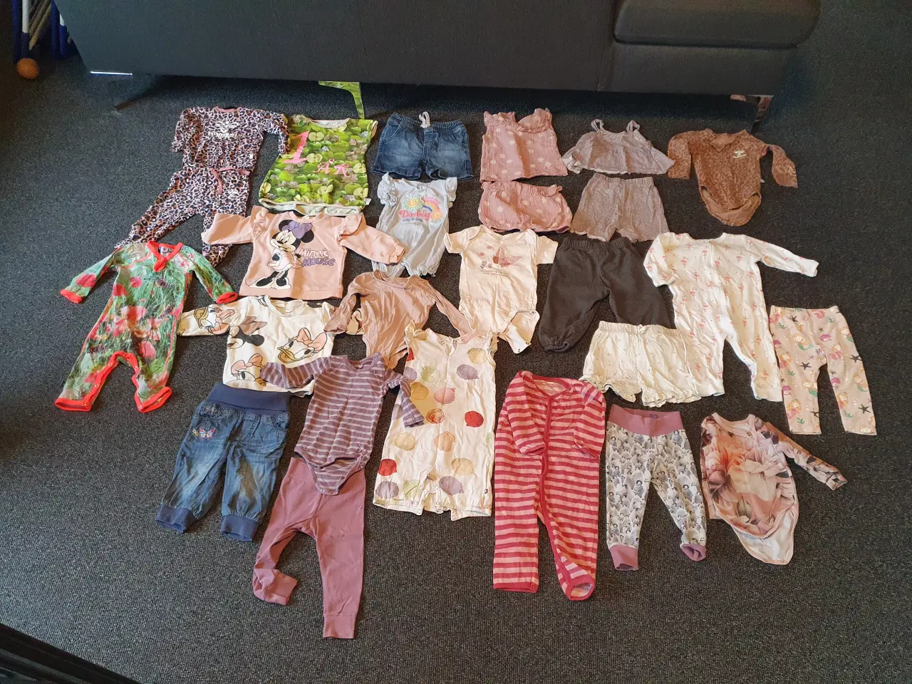Billede 5 - Stor pigetøj pakke fra 0-1,5 år over 200 stk.tøj