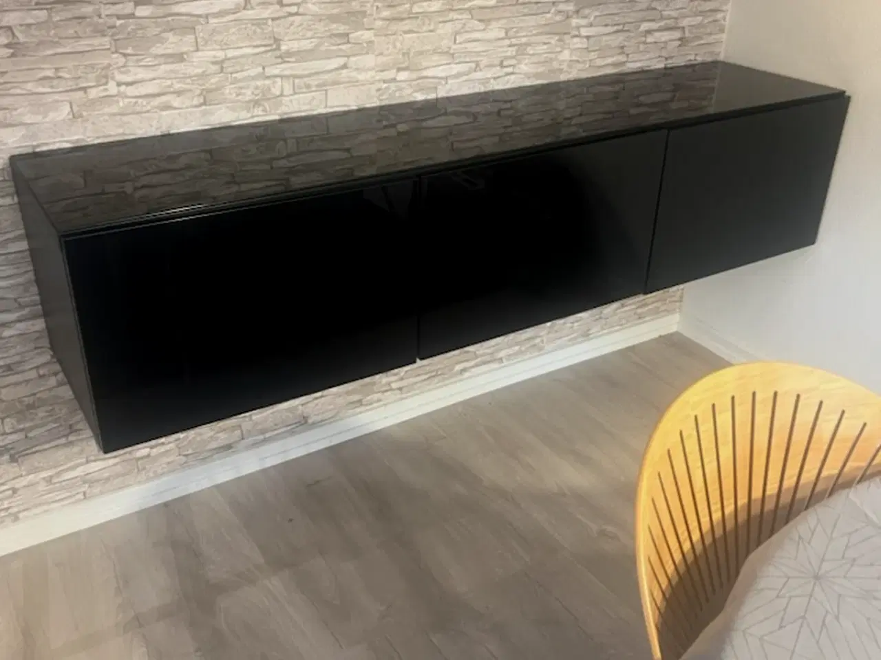 Billede 2 - Ikea vitrin skab