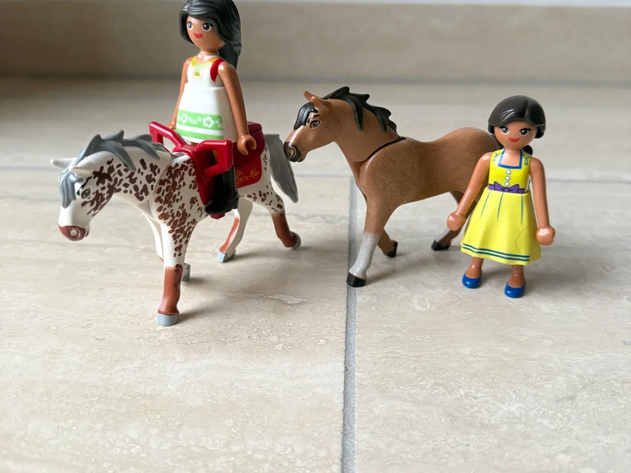Billede 1 - Playmobil Spirit, 2 heste, 2 figurer