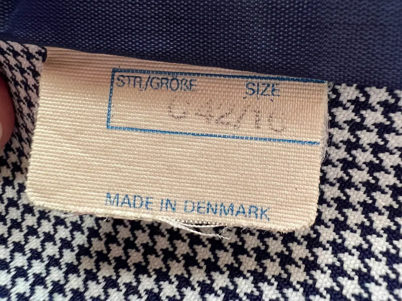 Billede 10 - Habitjakke i Blå og Hvide Tern. 
