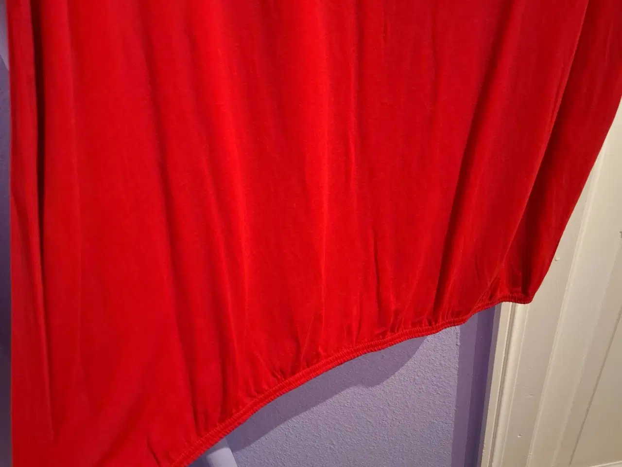 Billede 4 - Flot rød top fra StreetOne