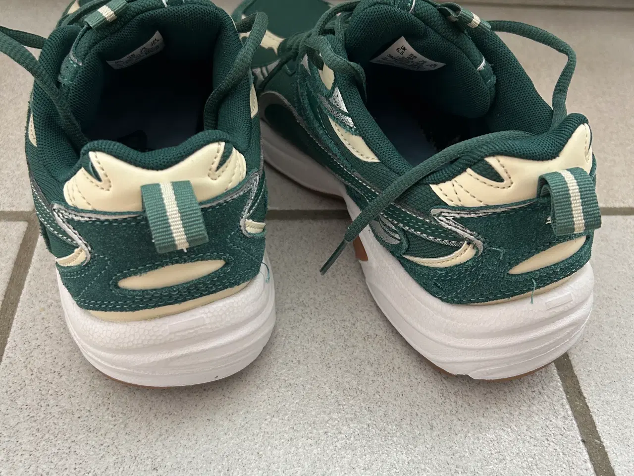 Billede 2 - Næsten ny Puma sko str. 40