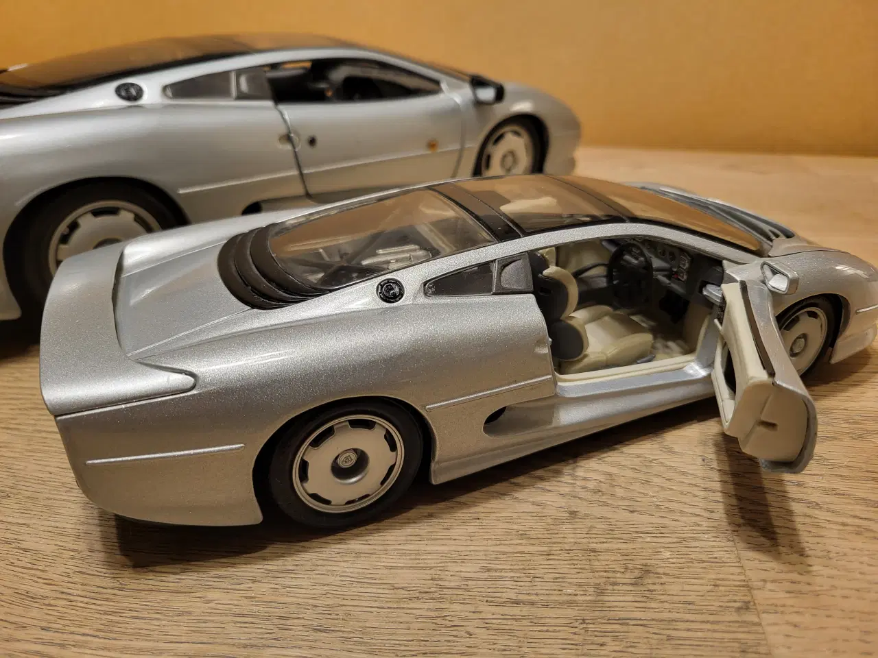 Billede 7 - Modelbiler Jaguar XJ220-1992 (str. 1:12)