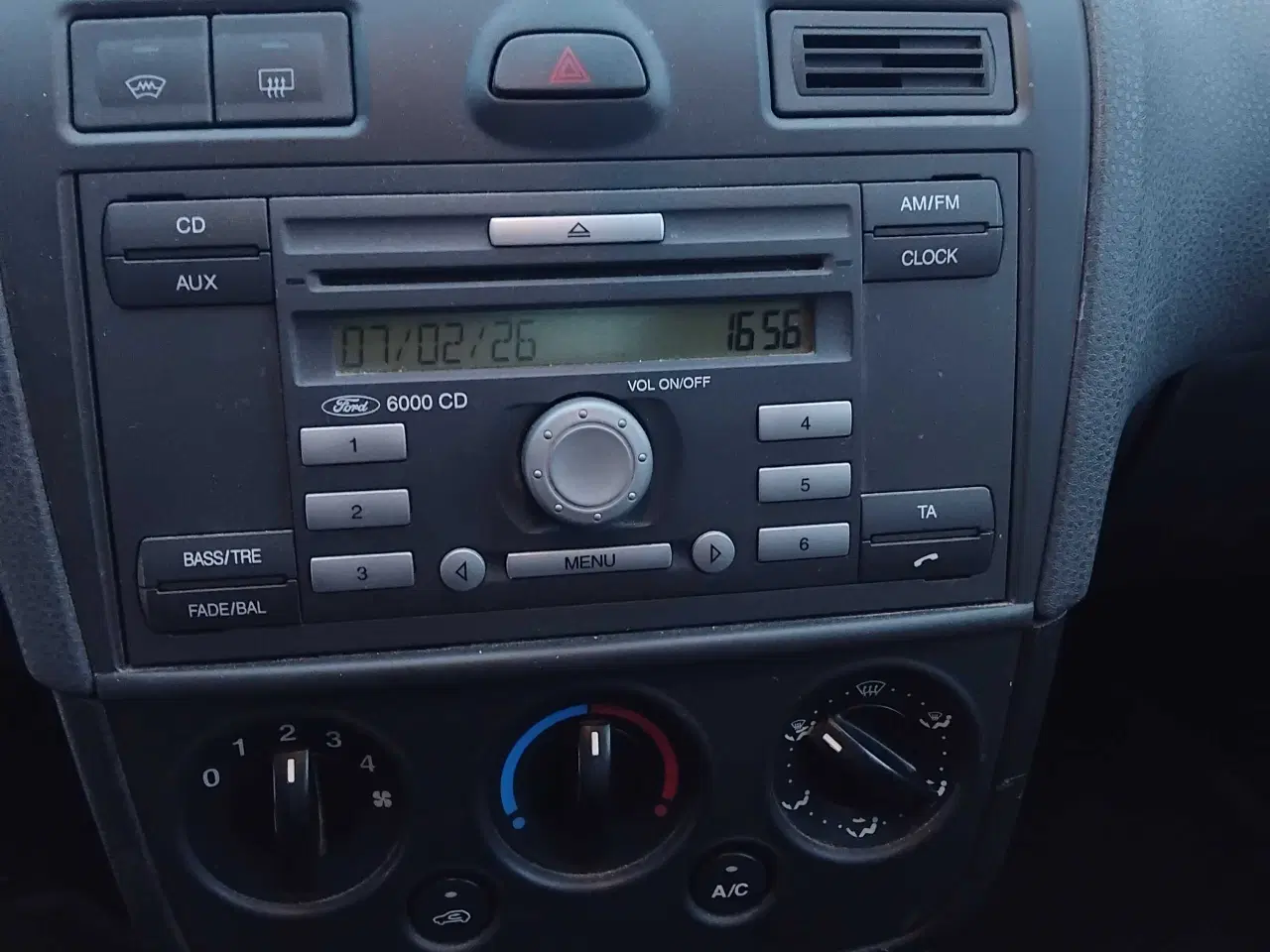 Billede 8 - Ford Fiesta 1,6 Ghia. Med aircondition 