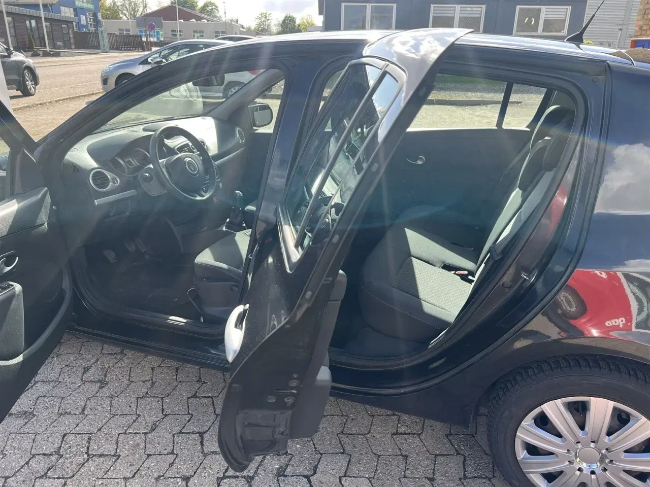 Billede 3 - Renault Clio 1,2 16V Authentique 75HK 3d