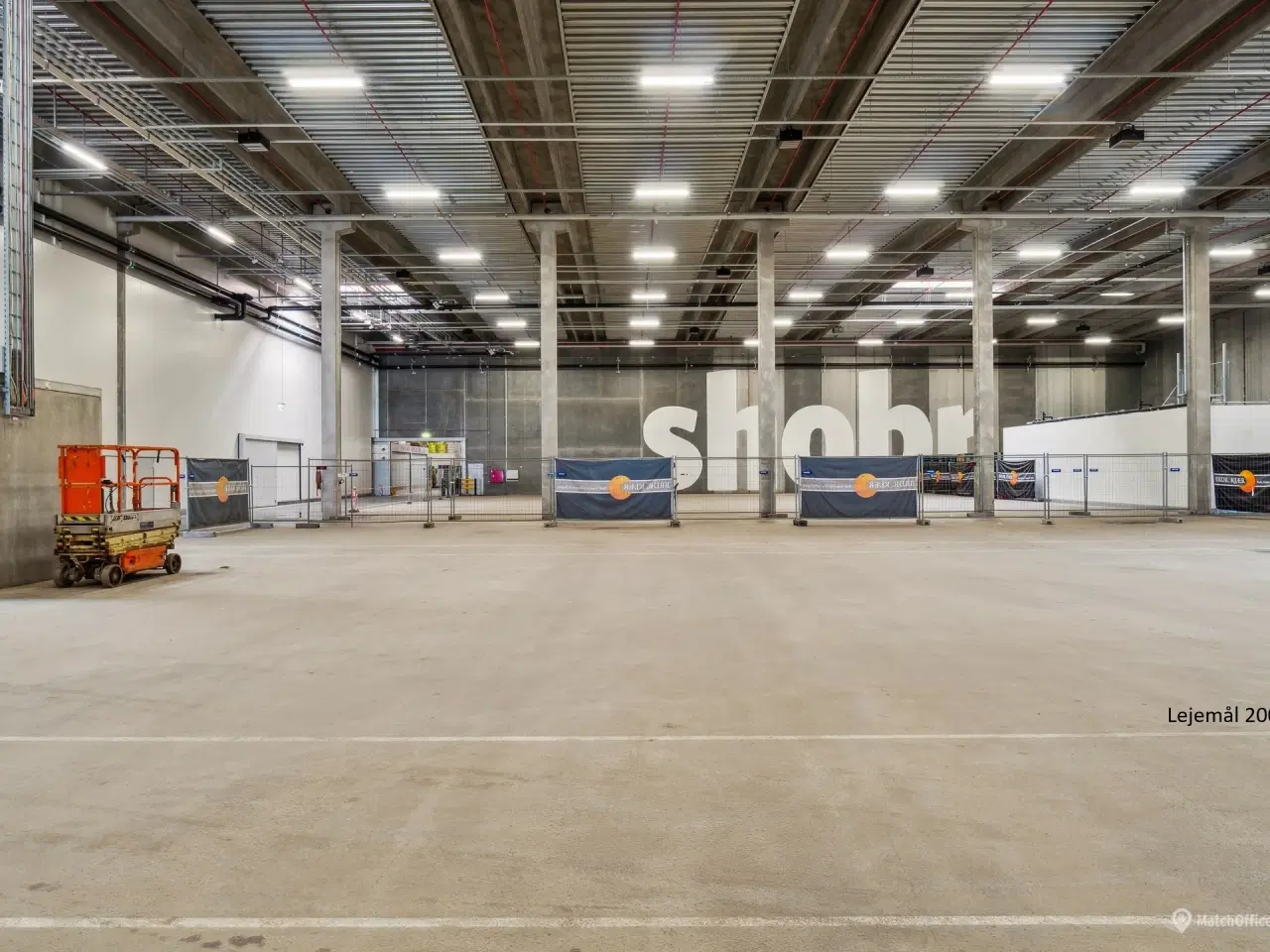 Billede 11 - Logistiklejemål med porte og ramper og en loftshøjde op til 10 meter