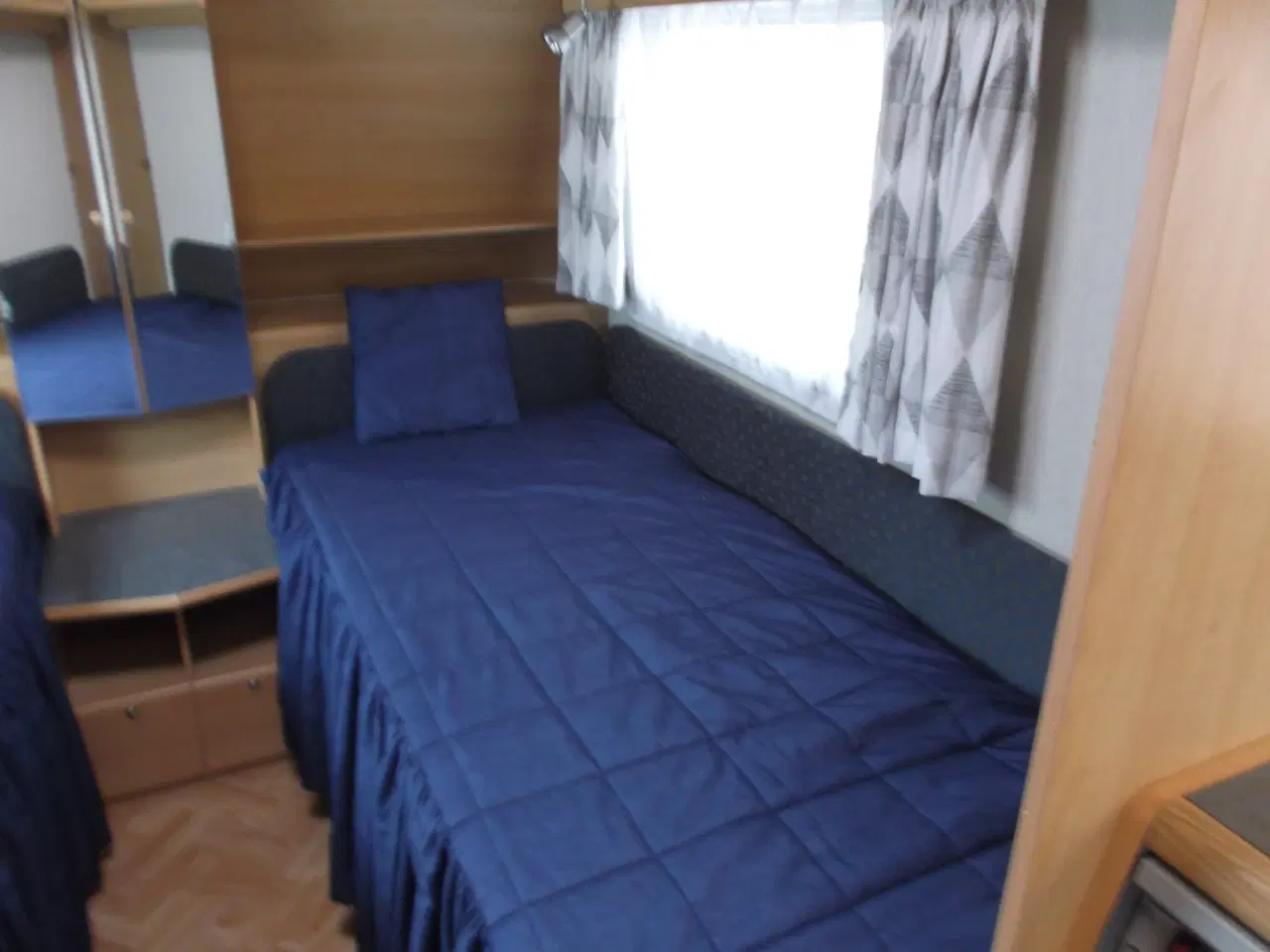 Billede 10 - Adria 502 LS med enkelsenge