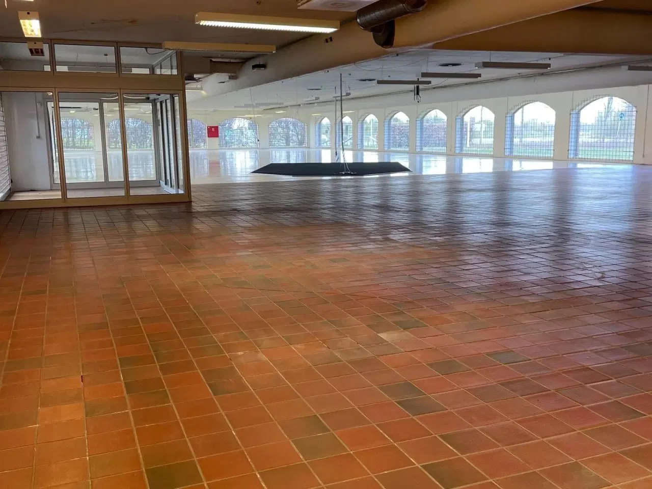 Billede 6 - Kontor/butikslejemål i præsentabel etplans erhvervsejendom