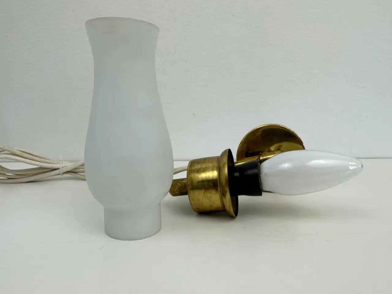 Billede 6 - Vintage lampe i messing /opalglas
