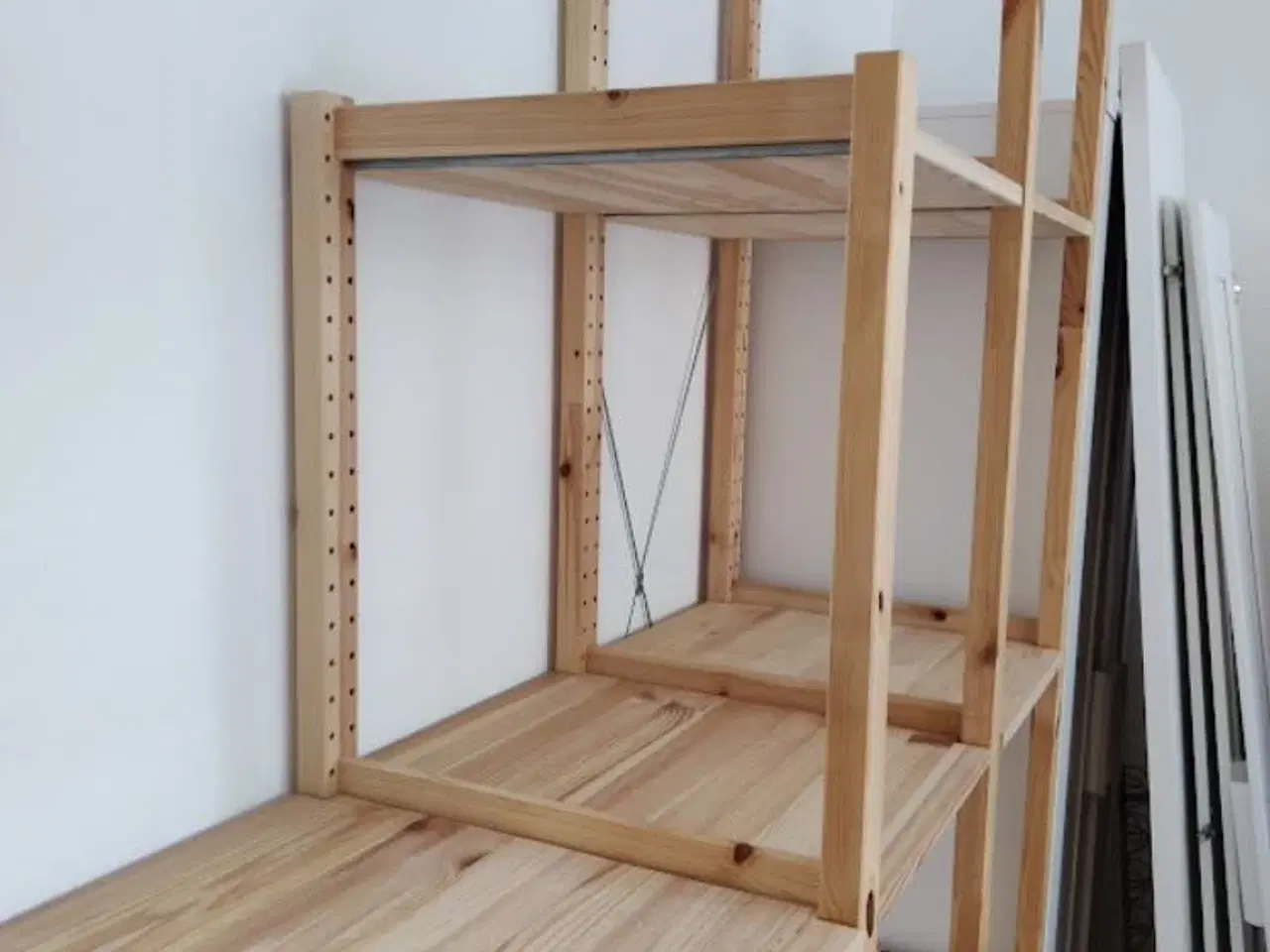 Billede 2 - Reol med tre sektioner 