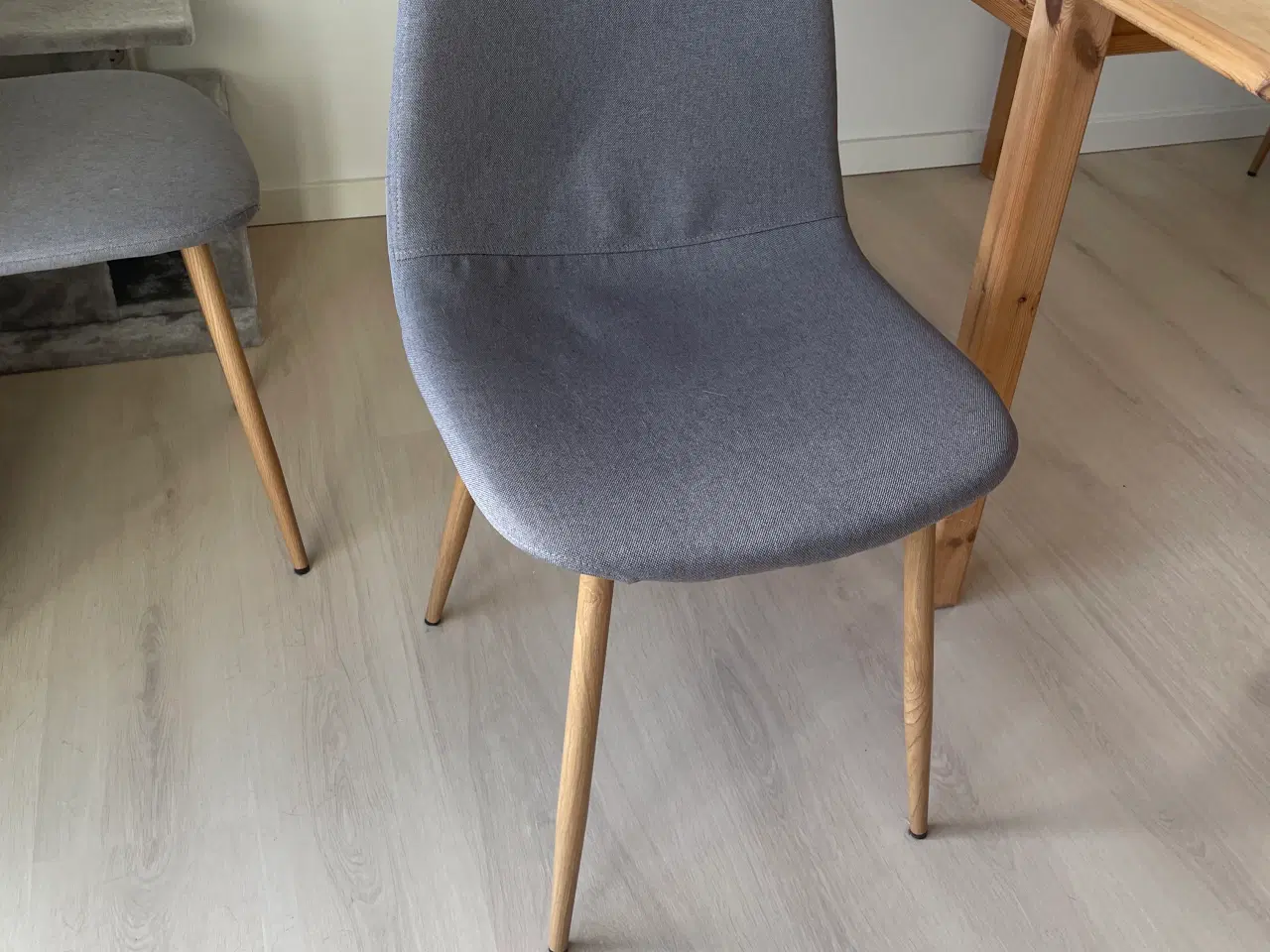 Billede 6 - Spisebord + 4 stole