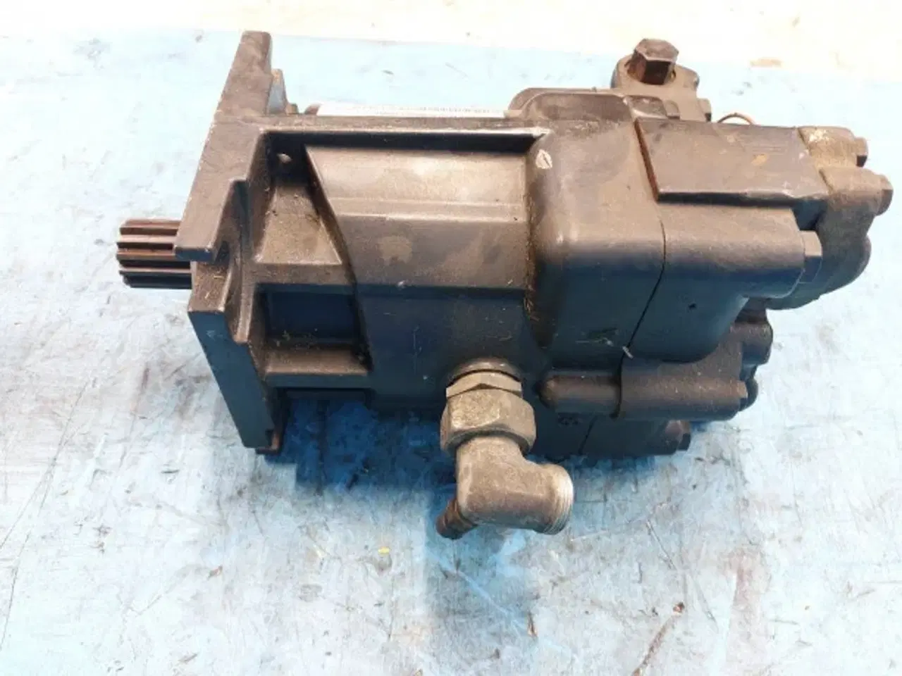 Billede 13 - New Holland CR9080 Hydrostat Motor 84819681