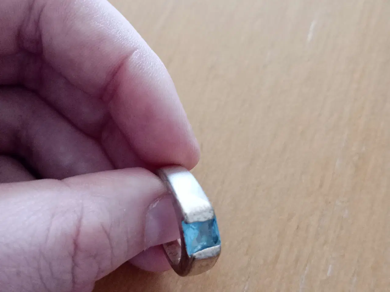Billede 4 - Fingerring med blå sten