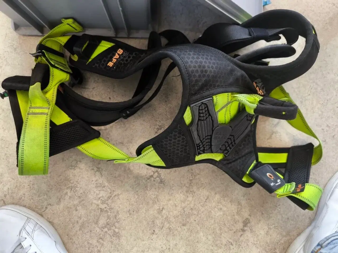 Billede 3 - Kasse m. sikringsgrej samt div.