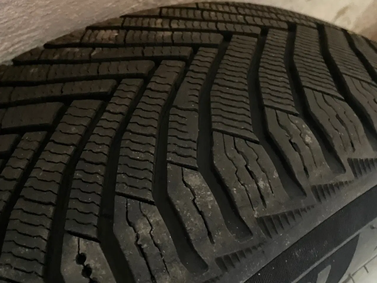 Billede 2 - 4 Michelin Alpin 17" vinterdæk på Alufælge