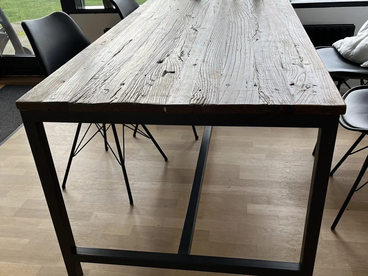 Billede 1 - Rustik træbord fra Ilva