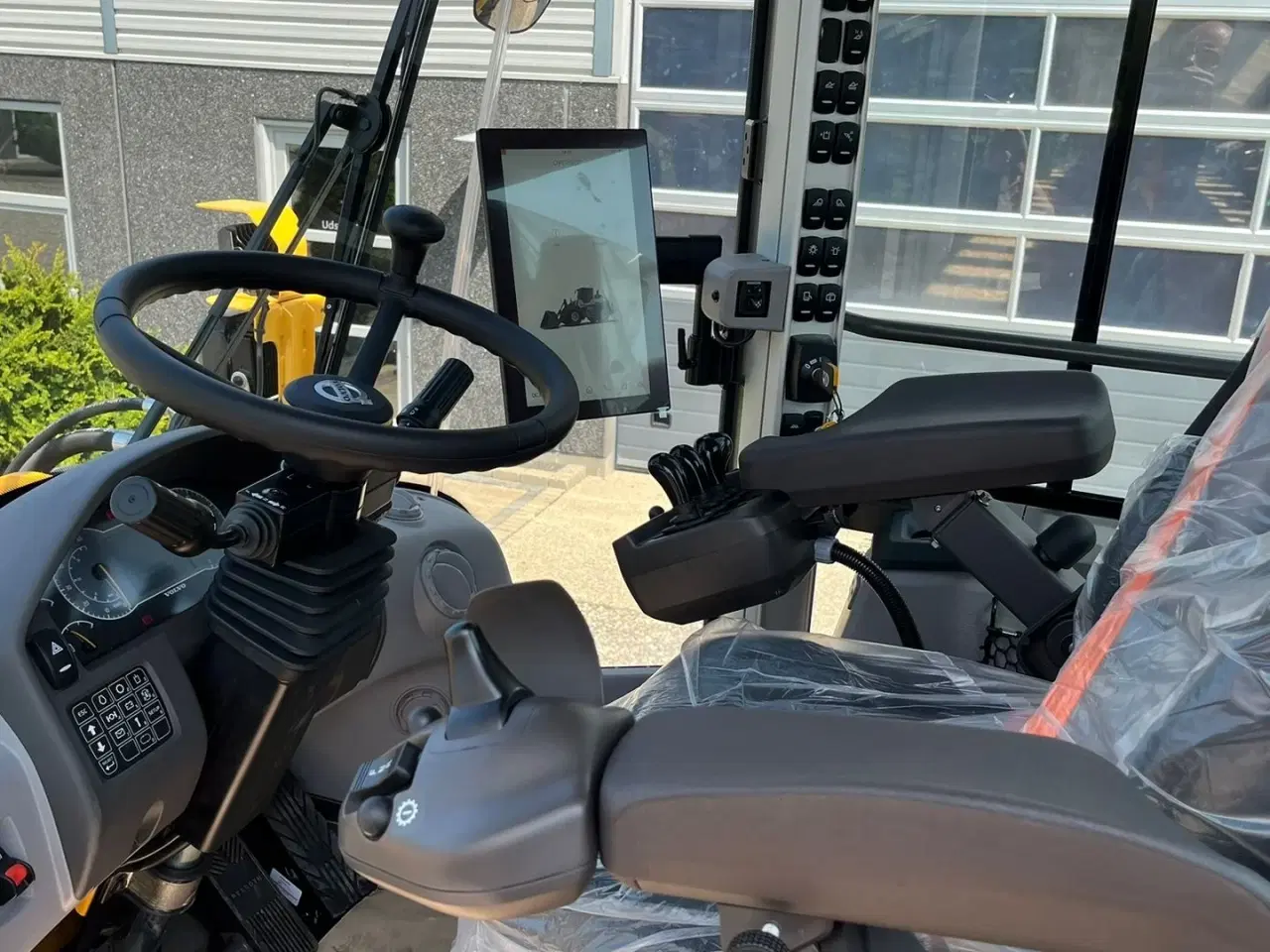 Billede 11 - Volvo L90H H2 AGRICULTURE Dansk-maskine, Co-Pilot, LANG-BOM & med 750mm Michelin MEGA X BIB hjul.