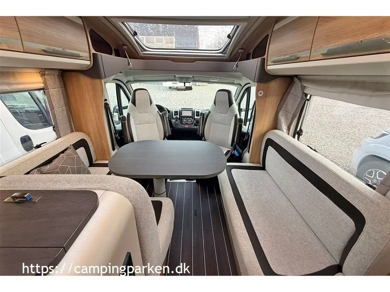 Billede 2 - 2020 - Knaus Sky TI 650 MF Platinum Selection Fin camper indretning, med fransk seng og under 7 meter