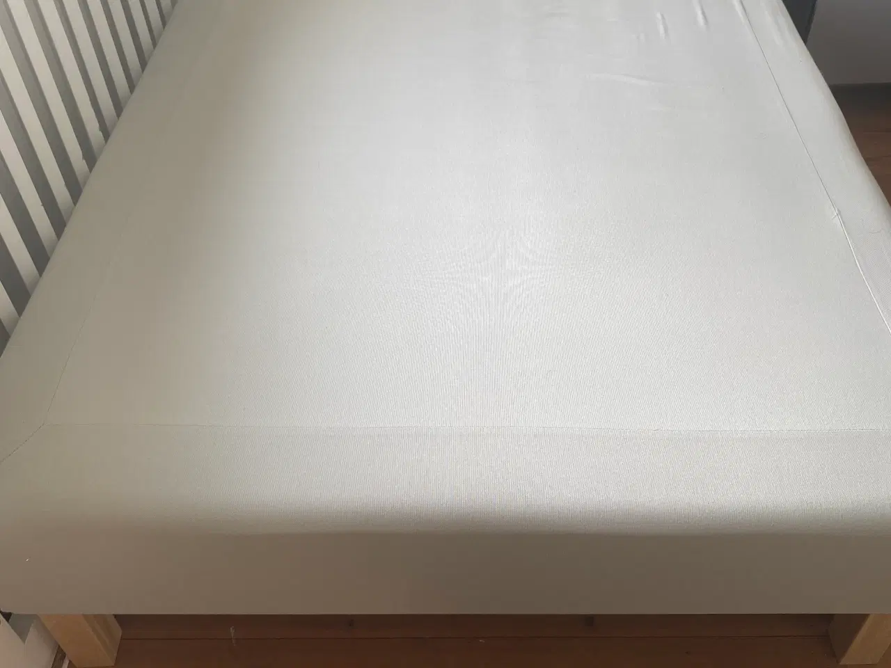 Billede 2 - Seng 120x200cm sælges grundet flytning :)
