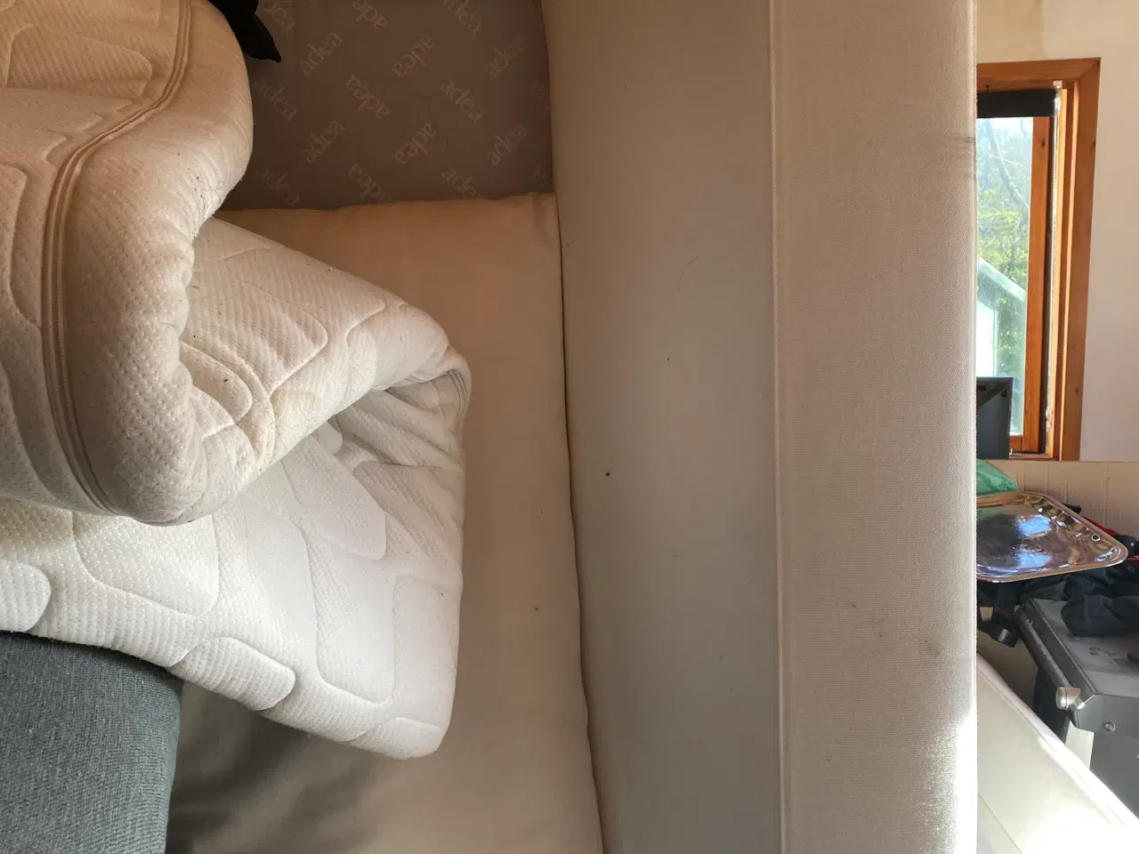 Billede 1 - Gratis Sofa Hvid med Pude