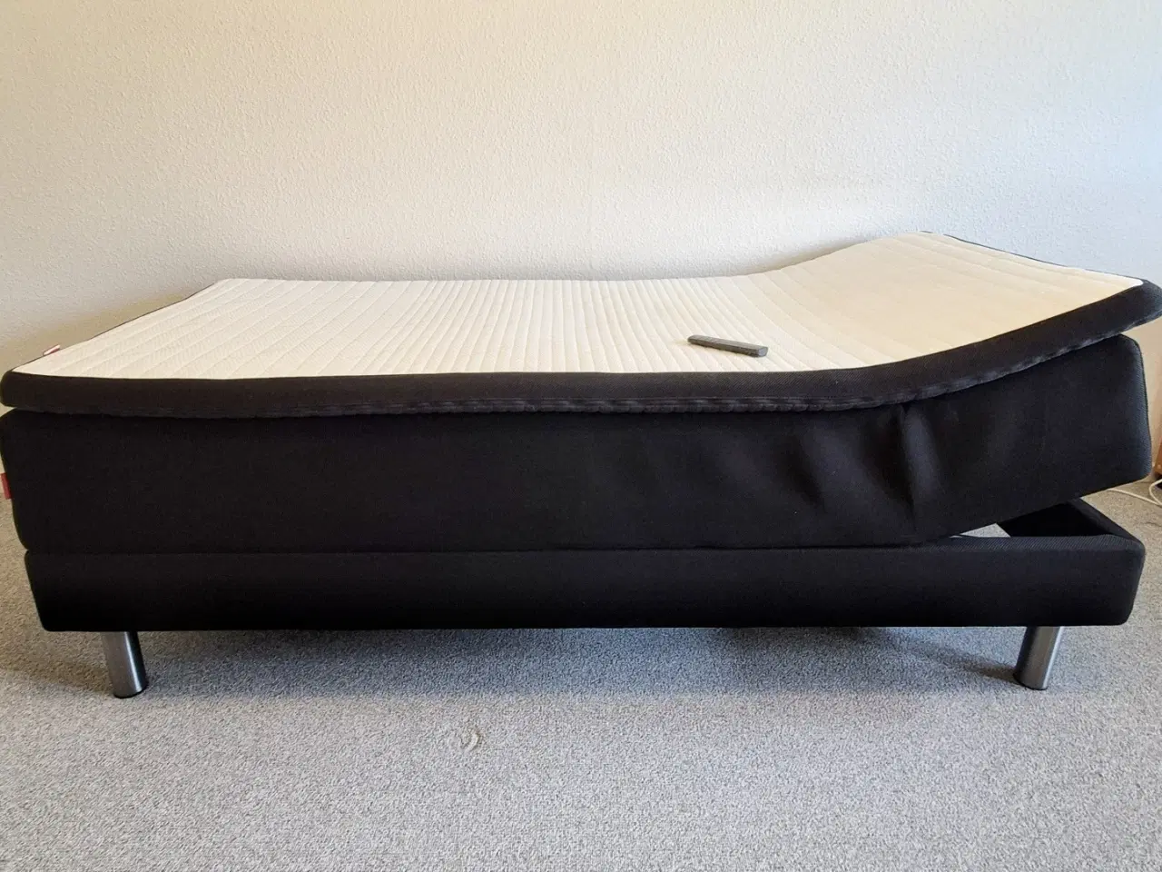 Billede 3 - Elevationsseng Dunlopillo sort.