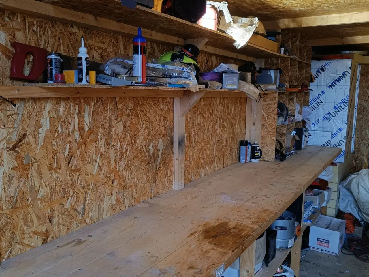 Billede 11 - - - - Container, isoleret, indrettet med bord og hyller