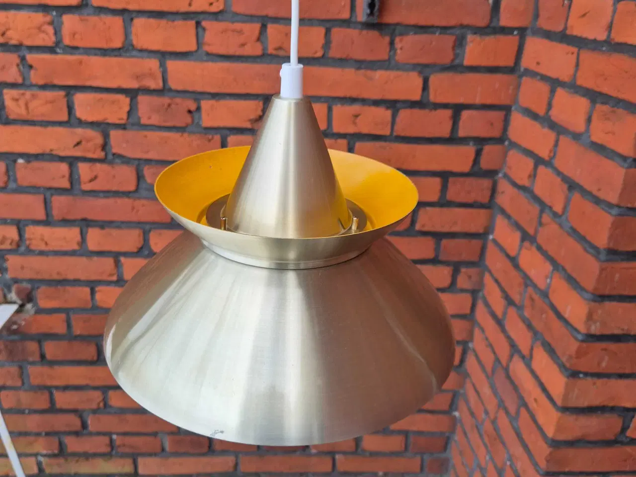 Billede 9 - Messinglampe med karrygul kontrastfarve