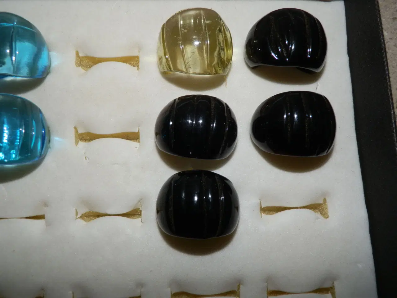 Billede 7 - Flotte unikke Murano glasringe, to stk. kr. 100,-