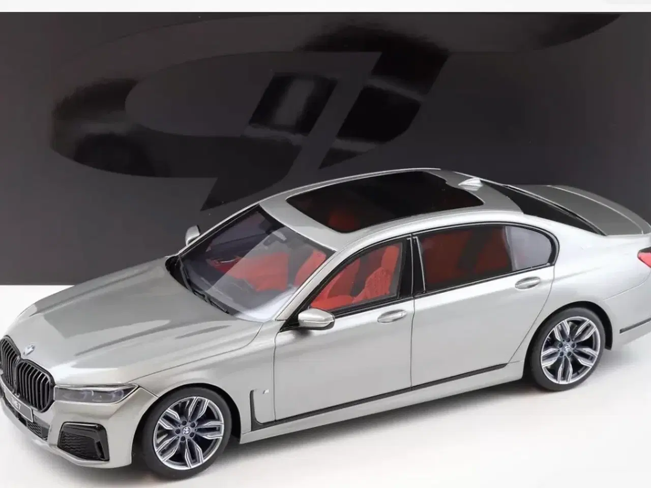 Billede 1 - 1:18 BMW M760 G12 Final Edition 