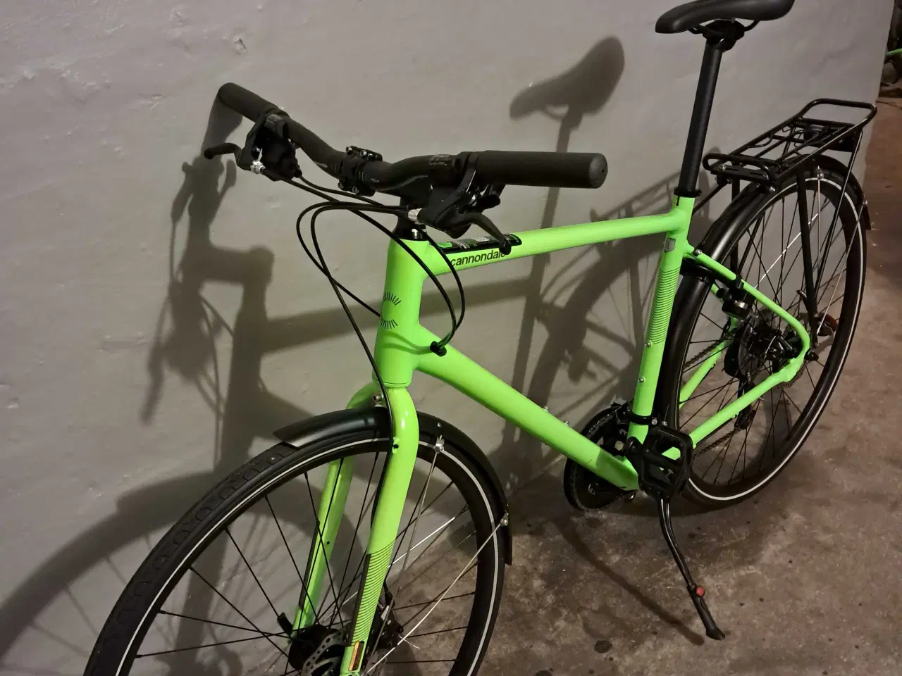 Billede 2 - ​Cannondale Quick – Flot pendlercykel med skivebre