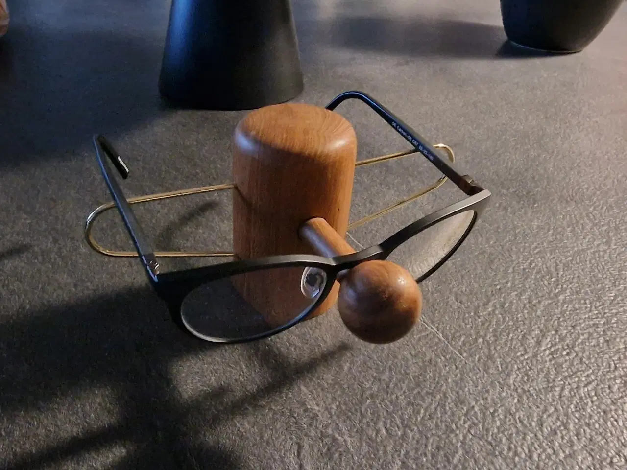 Billede 2 - Brille holder i træ