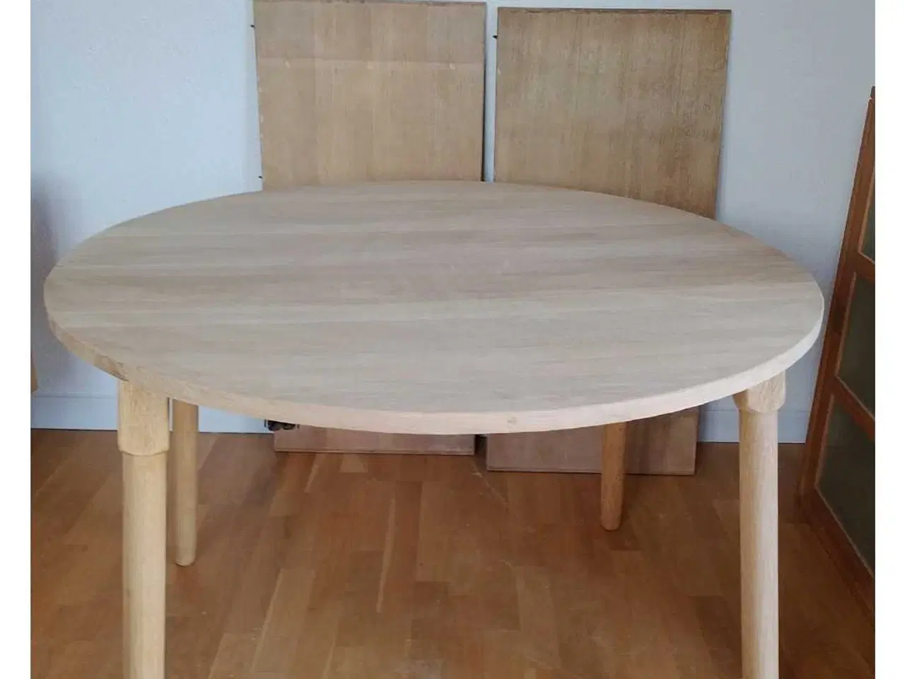 Billede 2 - Rundt massivt egetræsbord i højeste kvalitet sælge