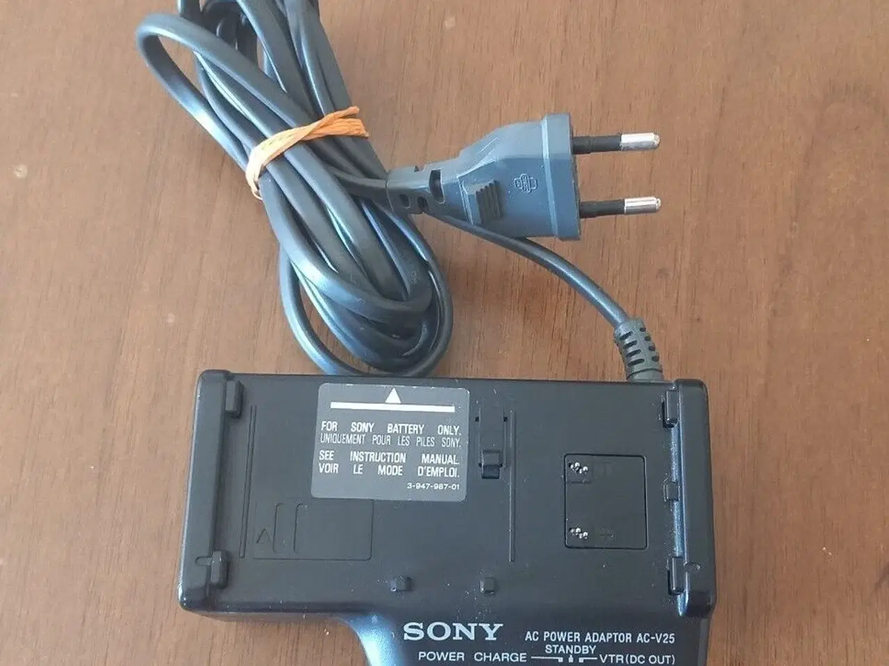 Billede 2 - SONY batteri oplader / AC POWER adapter AC-V25 til