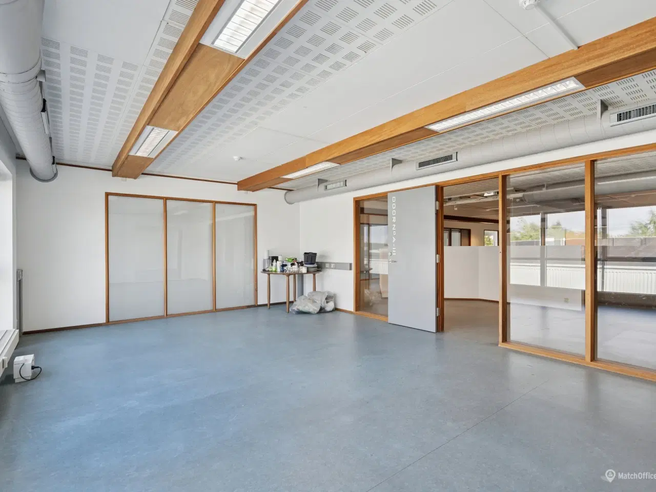 Billede 3 - Nyistandsatte kontor- og lagerlokaler på 1. sal med adgang til elevator