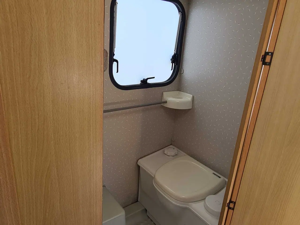 Billede 4 - Campingvogn adria med luftfortelt