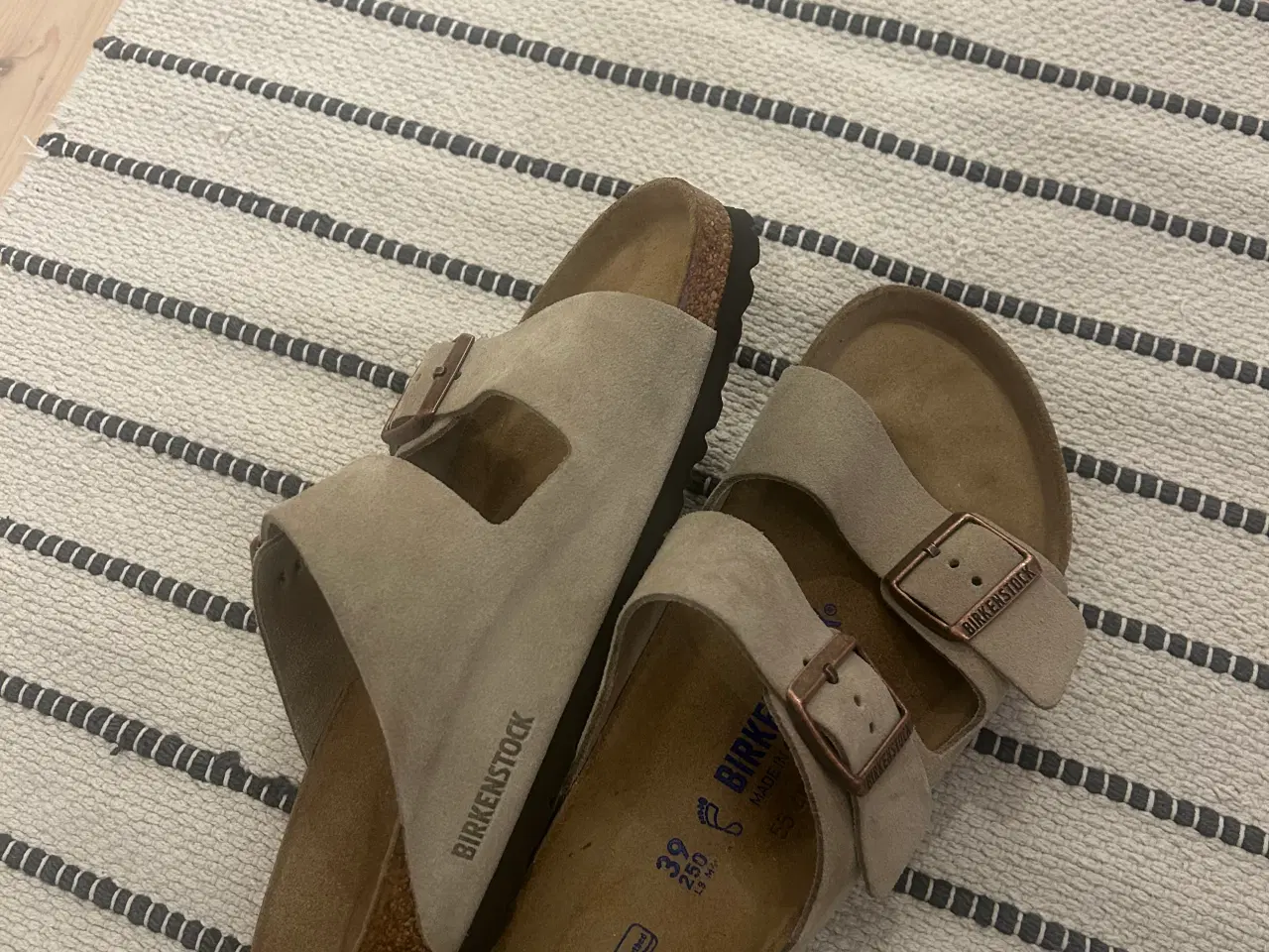 Billede 2 - Birkenstock sandaler i farven taupe