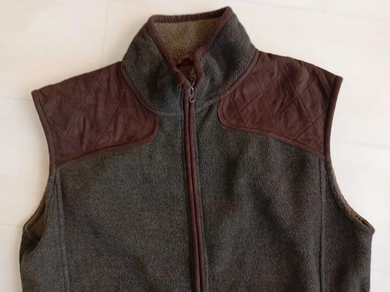 Billede 2 - Jagt vest. SEELAND. Str. L.